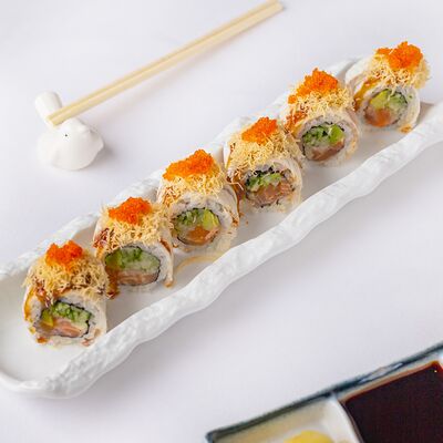 Ролл Золотой дракон в Leto по цене 1670 ₽