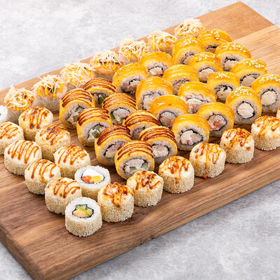 Набор Новогодний hot в СушиGood по цене 1999 ₽