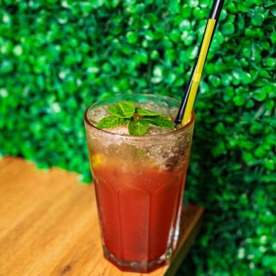 Клубничный мохито в Косой переулок по цене 379 ₽