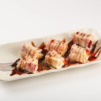 Спринг-ролл с бананом и клубникой в Хого