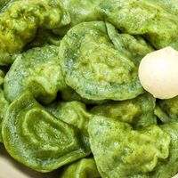 Пельмени из лосося и судака со сметаной в Улитка PERMM