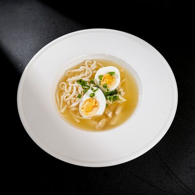 Куриный бульон с цыплёнком в Everest Sochi по цене 630 ₽