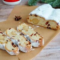 Штоллен новогодний с марципаном в Miracle bakery