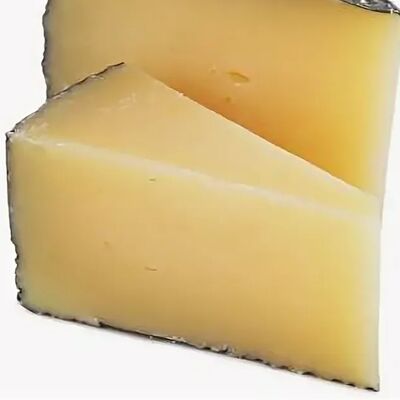 Сыр твердый в Кофе и Вафли по цене 110 ₽