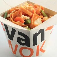 Лапша удон с омлетом и овощами в Vanwok