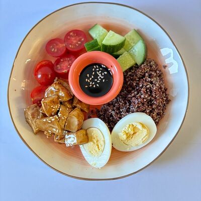 Боул с курицей терияки в Семейный ресторан Tiki&Taki по цене 400 ₽