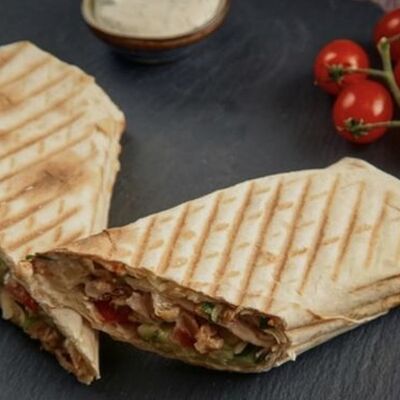 Шаурма на углях со свининой в Вкусный домик по цене 350 ₽