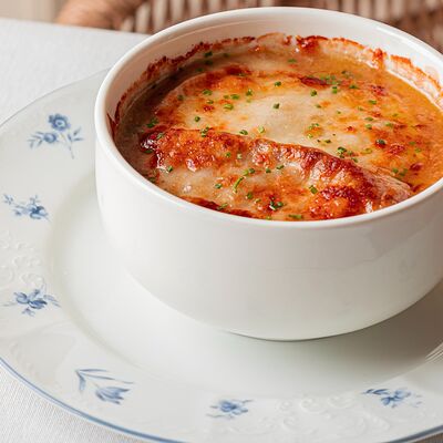 Луковый суп в Madame Zhu по цене 770 ₽