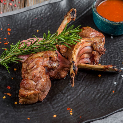 Корейка ягненка в Пряности & Радости на Московском по цене 1100 ₽