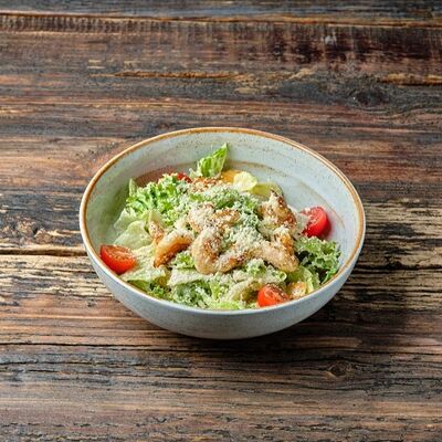 Салат Цезарь с креветками в BARak O’Mama по цене 590 ₽