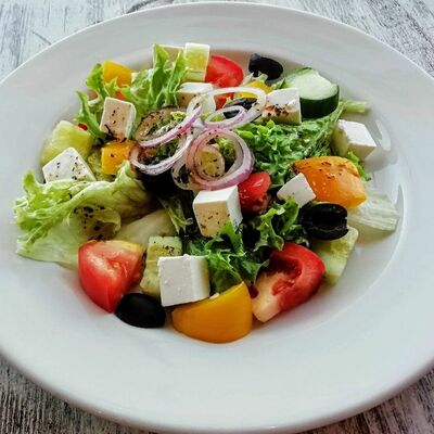 Салат Греческий в Кавказский аппетит по цене 410 ₽