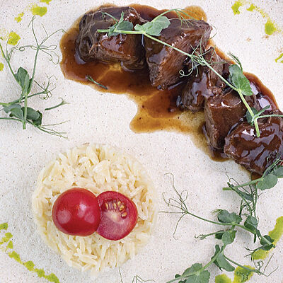 Томленые говяжьи щечки с пастой орзов Тальятелло по цене 1200 ₽