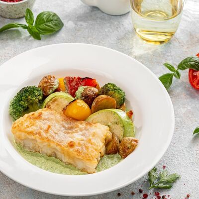 Треска с овощами в сливочно-шпинатном соусе в Магбургер №035 по цене 299 ₽