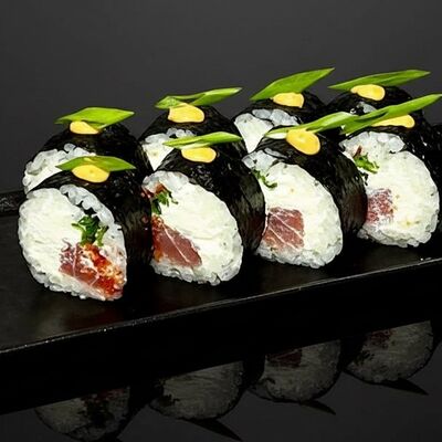 Сливочный ролл с тунцом в Бейкер суши по цене 769 ₽