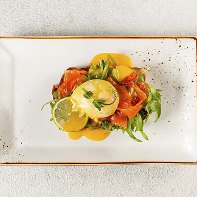 Тост с форелью и авокадов География по цене 850 ₽