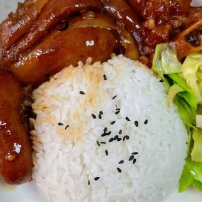 №77 Свиные ножки с рисомв Malatan Gong Qilin Tea по цене 700 ₽