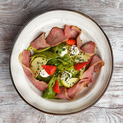 Салат с пастрами и яблоком в Ферма по цене 379