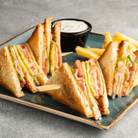 Сэндвич-клаб с семгой в Энос