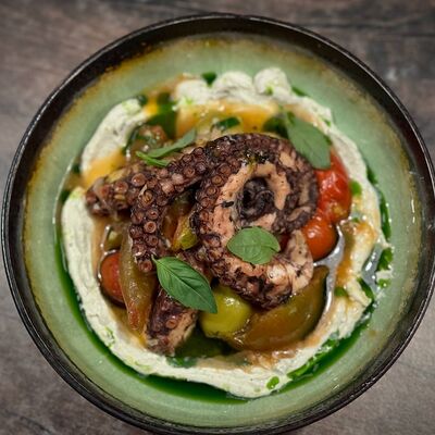 Марокканский осьминог с печеными томатами в Малевичи по цене 1320 ₽