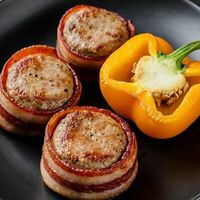 Медальоны из свинины в Бизон
