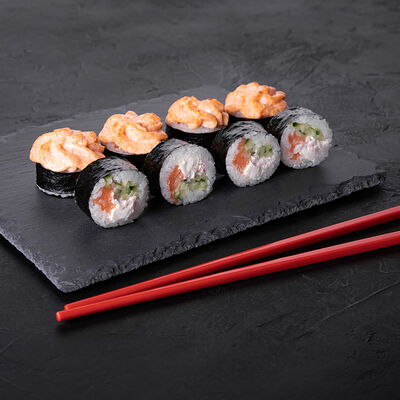 Ролл Запечённый Лосось в Sushiman по цене 715 ₽