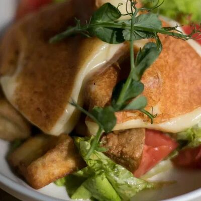 Салат с печеным баклажаном в Мука по цене 620 ₽