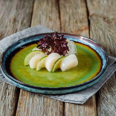 Сашими из гребешка в Пряности & Радости на Васильевском по цене 590