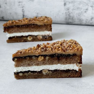 Чизкейк банановый с карамелью в Enjoy по цене 400 ₽