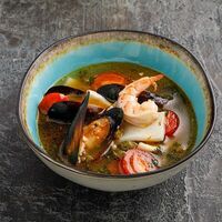 Фирменный суп из морепродуктов в Вкусновица