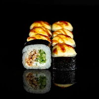 Запеченный с угрем в Sushiman