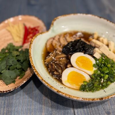 Рамен в Три печи по цене 962 ₽