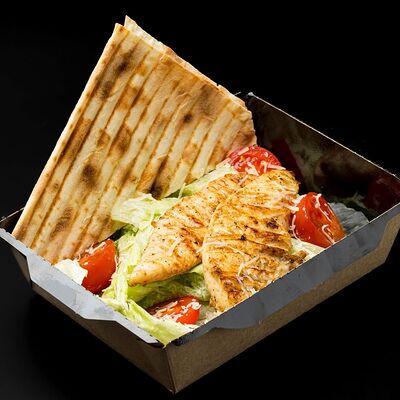 Салат Цезарь с курицей в МАНГАЛКОФЕ по цене 420 ₽