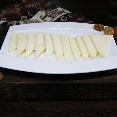 Нарезка сыр Сулугуни в FastШашлык и Хинкали по цене 200 ₽