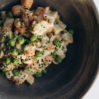 Оливье от шеф-повара с креветками и лососем в Sava по цене 890 ₽