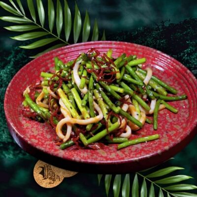 Стрелки чеснока с кальмаром в LAOBAN по цене 1044 ₽