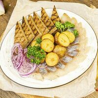 Сельдь с картофелем в Royal