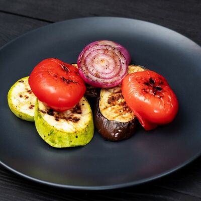 Овощи на гриле в УГОЛЬ&МЯСО по цене 490 ₽