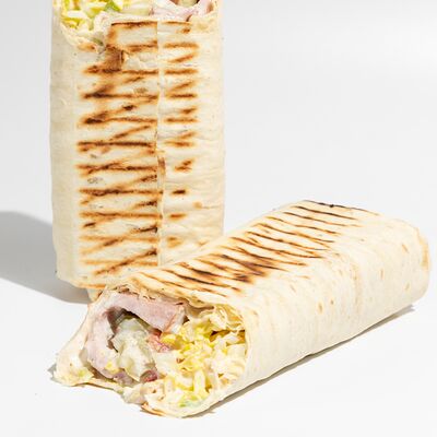 Шаурма с курицей средняя в Лакумбургер по цене 310 ₽