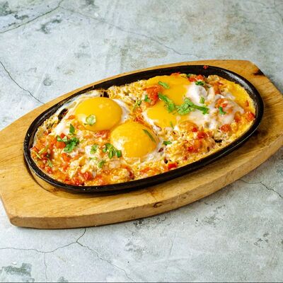 Шакшука в Moloko по цене 350 ₽