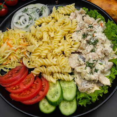 Куриное филе в сливочном соусе с макаронами в AL BARAKAT по цене 480 ₽