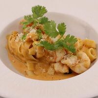 Фетучини с креветками в соусе Том-ям в Melty