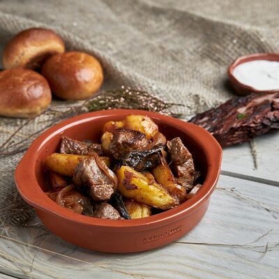 Жаркое из говядины с картофелем и грибами в Толстый Goose по цене 460 ₽