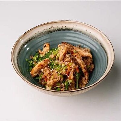 Вок рис с курицей в терияки в Майфудзо по цене 481 ₽