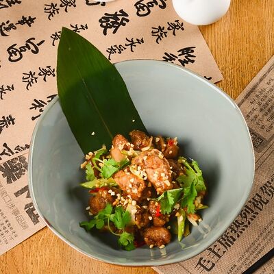 Хрустящее куриное бедро по-сычуаньски в ВАЗИЮ по цене 569 ₽