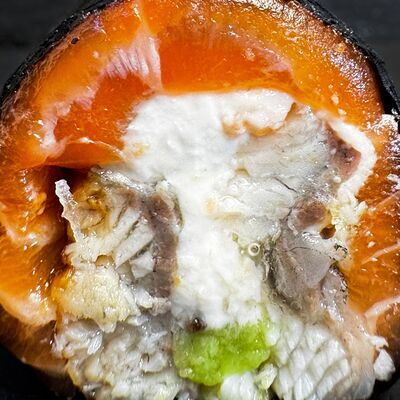 Угорь с лососем без риса в Ohasi по цене 920 ₽