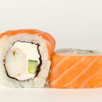 Филадельфия с тигровой креветкой в Лосось Культура Бар по цене 770 ₽