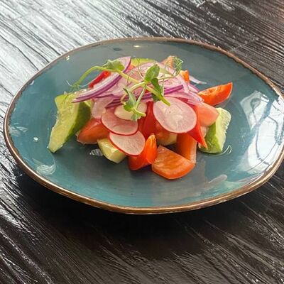 Салат овощной, заправка на выбор в Длинный нос по цене 220 ₽