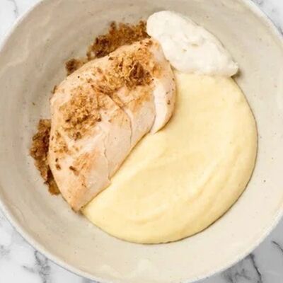 Грудка с картофельным пюре в Mikemolly по цене 560 ₽