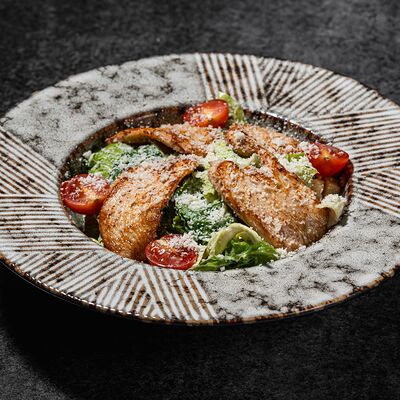 Цезарь с курицей в Севан по цене 650 ₽
