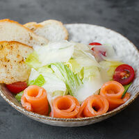 Цезарь с семгой в Дюшес